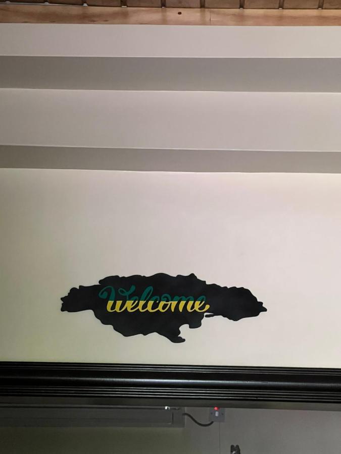 Kingston Oasis One Bedroom Bagian luar foto